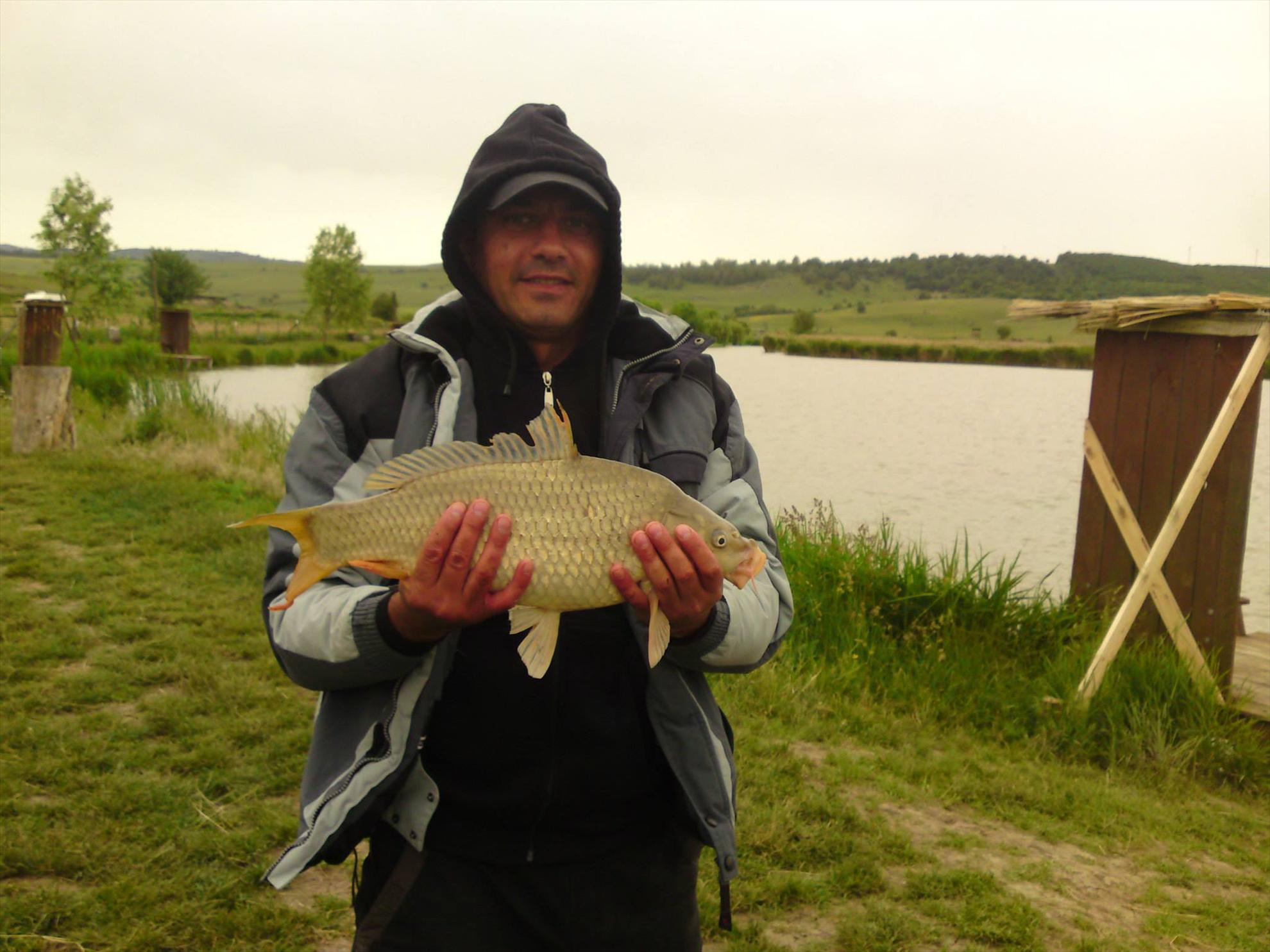 pescuit la sanpaul harghita cu colegii - 9656275951177071880281896786346o.jpg